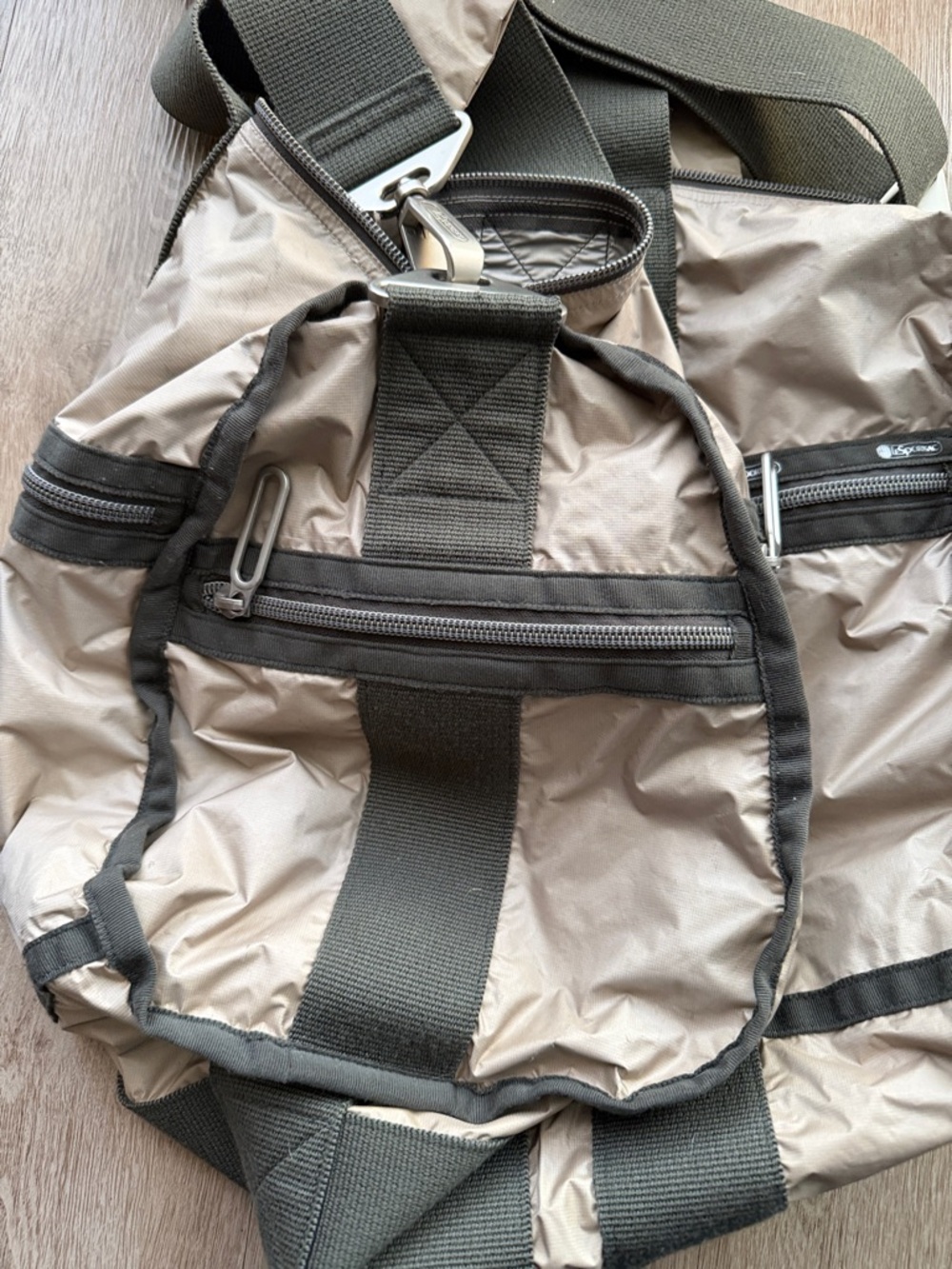 LeSportsac Duffel Bag - Picture 9 of 9